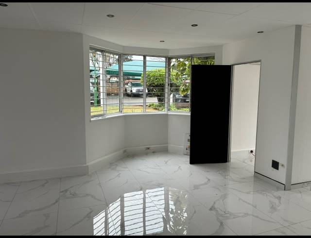 155M² OFFICE FOR SALE IN BEDFORD GARDENS